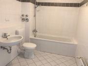 Sanierte 2 Zimmer Wohnung mit kleiner Terrasse!