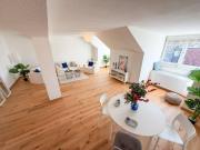 Sanierte 3 Zimmer Dachgeschosswohnung im Herzen von...