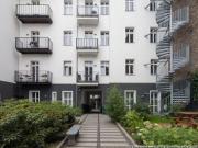 Sanierte 4 Zimmer Altbauwohnung mit 2 Balkonen,...