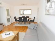 Sanierte 4 Zimmer Wohnung in Seenähe inkl. TG Platz zu...