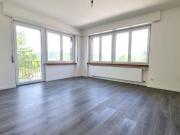 Sanierte 5 Zimmer Wohnung mit zwei Balkons