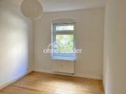 Sanierte Altbauwohnung: 2 Zimmer + EBK in Hinterhauslage... Sanierte Altbauwohnung: 2 Zimmer + EBK in Hinterhauslage...