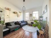 Sanierte Altbauwohnung mit Einbauküche!