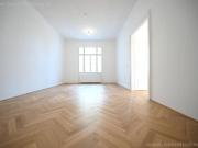 sanierte Altbauwohnung nahe Piaristengasse: 2 Bäder,...