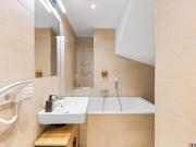 Sanierte DG WOHNUNG mit über 50m² TERRASSENFLÄCHE | Ca....