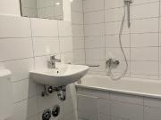 Sanierte Helle 2 Zimmer Wohnung mit Einbauküche