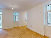 Saniertes Altbaujuwel I Balkon