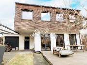 Saniertes Einfamilienhaus mit großem Garten und Garage...