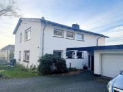 Saniertes Zweifamilienhaus in grüner Waldrandlage von...