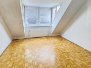 Sanierung in Vorbereitung: Geräumige 3 Zimmer...