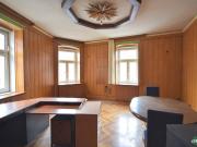 Charme trifft auf Sanierungsbedarf – 4 Zimmer...