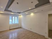 Sanierungsbedürftige Altbauwohnung im Erdgeschoß...