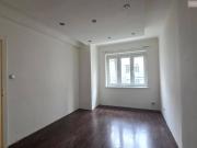 Sanierungsbedürftig + Altbau + 2 Zimmer + separate Küche...