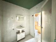 Sanierungsbedürftige 2,5 Zimmer Altbauwohnung in guter...