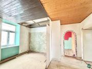 Sanierungsbedürftige 2,5 Zimmer Altbauwohnung in guter...