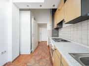 Sanierungsbedürftige 2,5 Zimmer Dachgeschoßwohnung mit...