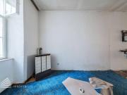 Sanierungsbedürftige 2 Zimmer Wohnung in ruhiger Lage...