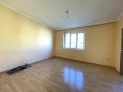 Sanierungsbedürftige 2 Zimmer Wohnung in S Bahn Nähe