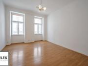 sanierungsbedürftige 2 Zimmer Wohnung nahe...