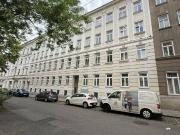 Sanierungsbedürftige 2 Zimmerwohnung 400 Meter vom...