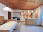 Sanierungsbedürftige 3 Zi Eigentumswohnung mit Garten!