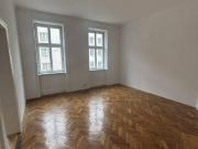 Sanierungsbedürftige 3 Zimmer Altbauwohnung mit viel...