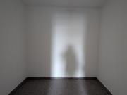 Sanierungsbedürftige 3 Zimmer Wohnung nahe Millennium... Sanierungsbedürftige 3 Zimmer Wohnung nahe Millennium...