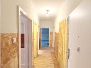 Sanierungsbedürftige 4 Zimmer Wohnung in perfekter...