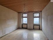 POTENTIAL/Sanierungsbedürftige Altbauwohnung beim...