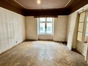 Sanierungsbedürftige Altbauwohnung im 2ten Stockwerk,...