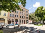 Sanierungsbedürftiger Altbau in imposantem Eckzinshaus |...