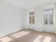 Sanierungsbedürftige Altbauwohnung inklusive Balkon