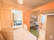 Sanierungsbedürftige Altbauwohnung mit Charakter in...