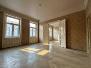 Sanierungsbedürftige Altbauwohnung mit Lager zentrales...