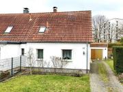 Sanierungsbedürftige Doppelhaushälfte mit Anbau und...