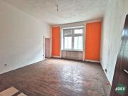 Sanierungsbedürftige Drei Zimmer Wohnung direkt an der U3