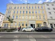 Sanierungsbedürftige Helle ECKWOHNUNG MIT 2 3 ZI....