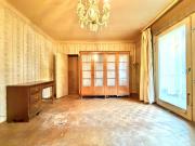 Sanierungsbedürftige Wohnung mit Balkon & Garage in...