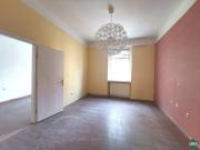 Sanierungsbedürftige Zwei Zimmer Wohnung unweit vom...