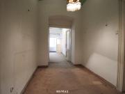 Sanierungsbedürftiger Altbau – 2 Zimmer, 59 m², großes...