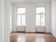Sanierungsbedürftiger Stilaltbau! Sanierungsbedürftiger Stilaltbau!