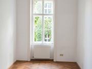 Sanierungsbedürftiger Stilaltbau! Sanierungsbedürftiger Stilaltbau!