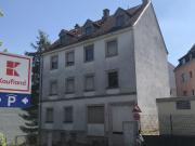 Sanierungsbedürtiges Mehrfamilienhaus zu verkaufen