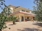 Santi Cosma e Damiano 23 vani 600mq