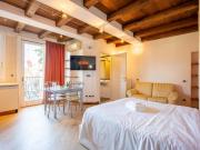 Santo Stefano Apartments attico con terrazza Monolocale