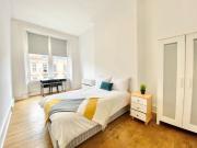 Sauchiehall Street, Glasgow G3, 4 bed flat to rent,...
