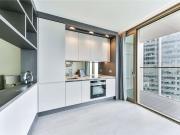 Savills are pleased to present this beautiful 20th floor...