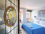 Scala 41 Bilocale pieno centro 1