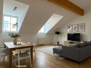 Schicke 2 Zimmer Dachgeschoss Wohnung am Pfarrplatz 13