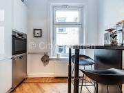 Schicke Wohnung mit sonnigem Balkon und Tiefgarage in...